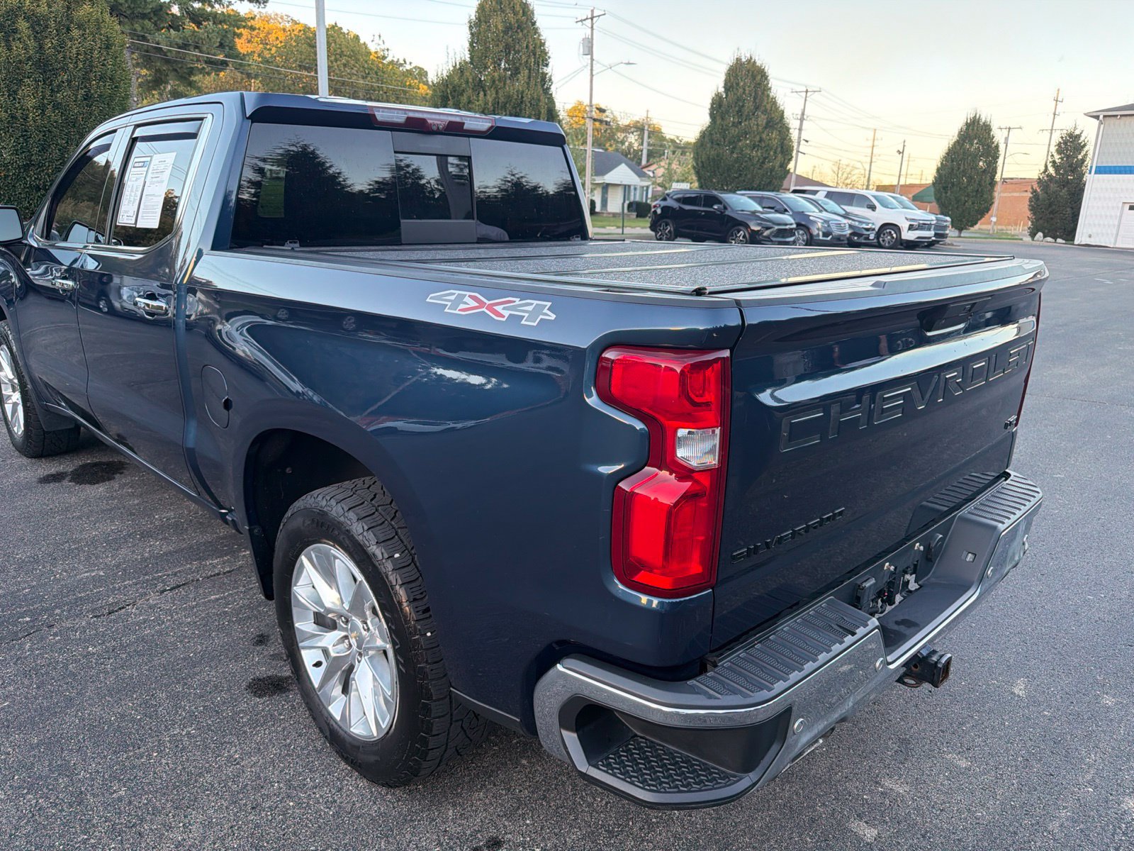 Used 2021 Chevrolet Silverado 1500 LTZ w/ Technology Package AWD/4WD image 3
