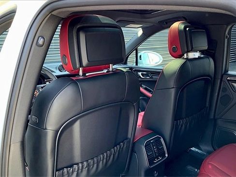 New 2025 Porsche Macan image 26