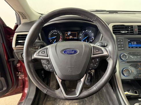 Used 2016 Ford Fusion SE w/ Equipment Group 202A AWD/4WD image 4