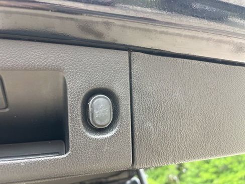 Used 2020 Cadillac Escalade Premium Luxury image 7