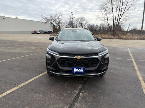 New 2026 Chevrolet Trax LT image 2