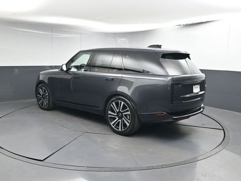 Used 2023 Land Rover Range Rover SE image 3