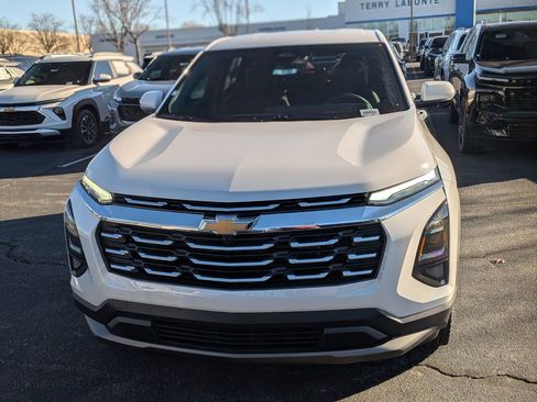 New 2026 Chevrolet Equinox LT w/ Convenience Package II image 2