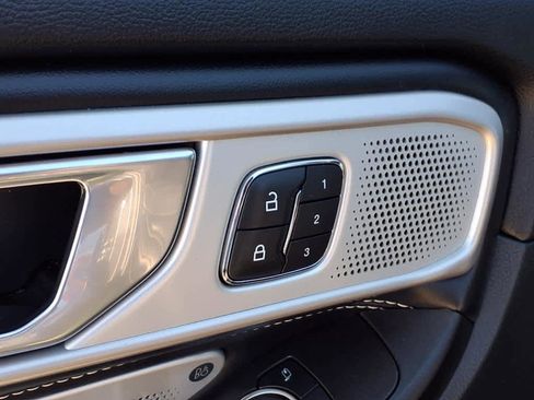 Used 2020 Ford Explorer ST w/ Premium Technology Package image 9