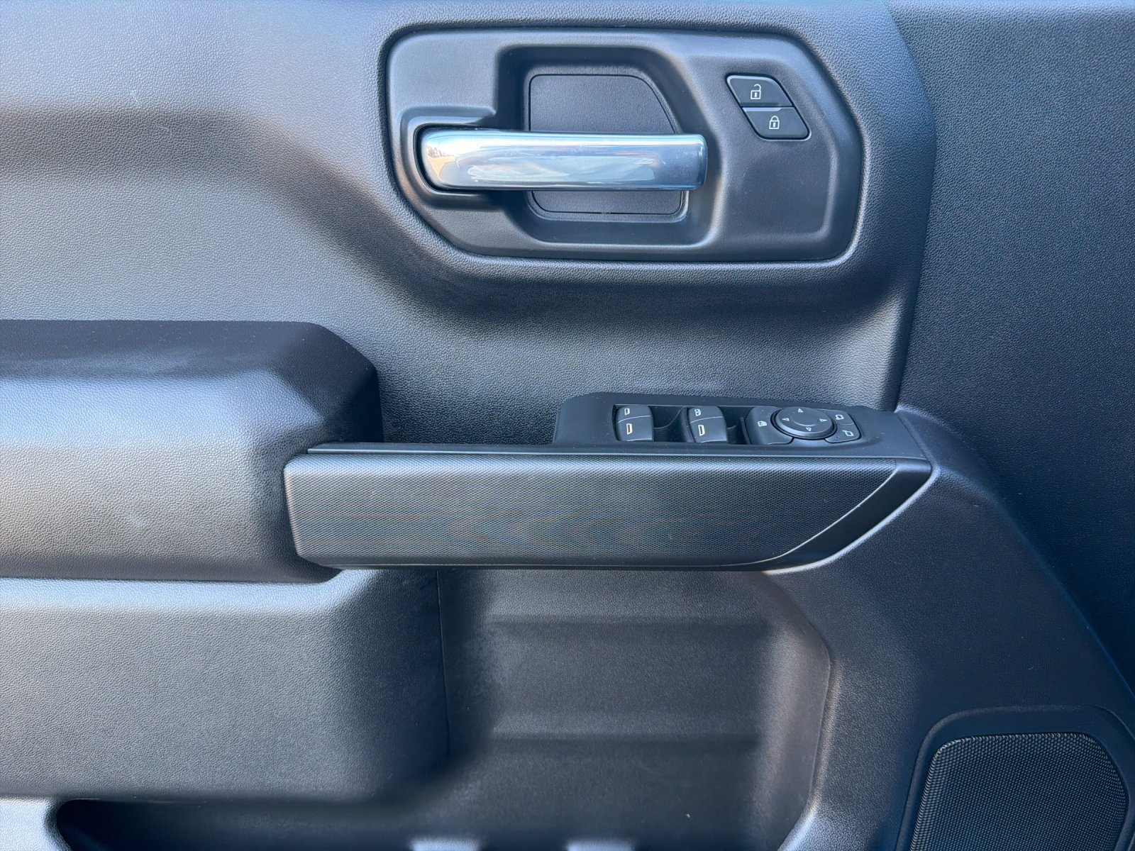 Used 2024 Chevrolet Silverado 1500 Custom RWD image 10