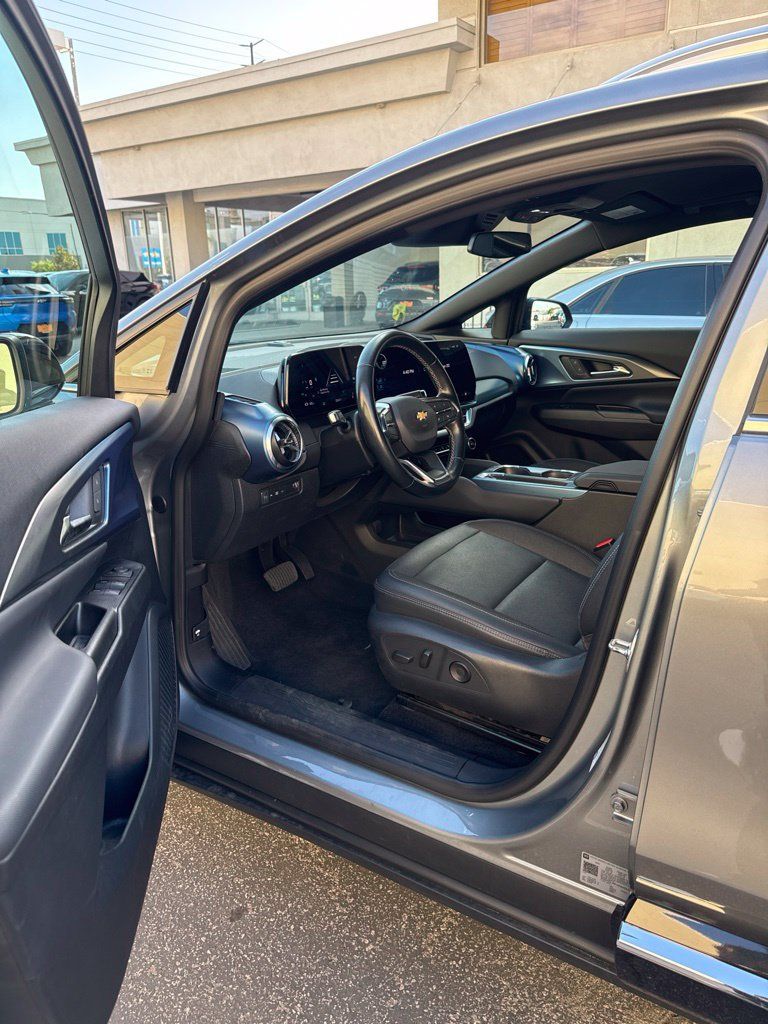 Used 2024 Chevrolet Equinox EV LT w/ LPO, Blackout Package FWD image 14