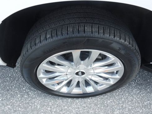 Used 2023 Cadillac Escalade ESV Premium Luxury image 4