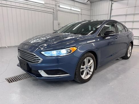 Used 2018 Ford Fusion SE w/ Fusion SE Technology Package FWD image 10