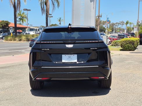 New 2026 Cadillac Lyriq Luxury AWD/4WD image 4