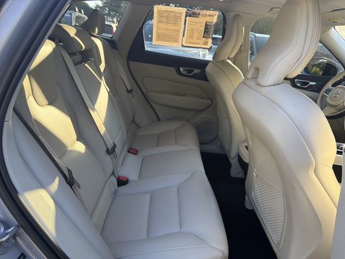 Used 2024 Volvo XC60 B5 Plus w/ Protection Package Premier AWD/4WD image 33