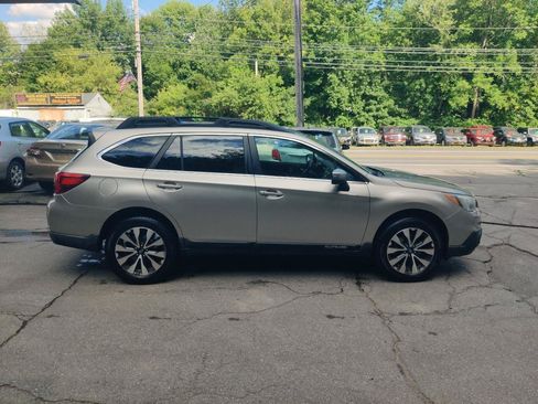 Used 2016 Subaru Outback 2.5i Limited AWD/4WD image 7