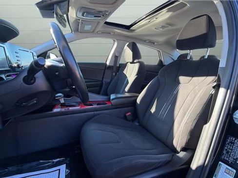 Used 2021 Hyundai Elantra SEL w/ Convenience + Premium Package image 17