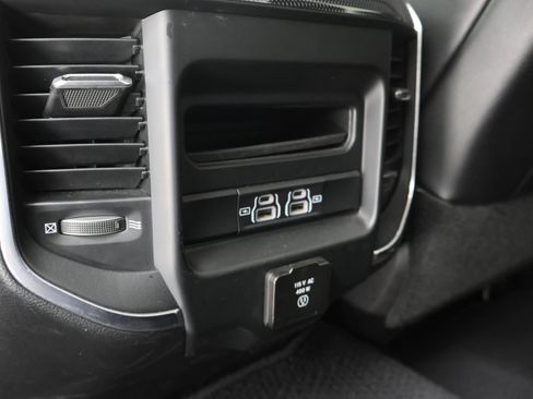 Used 2022 RAM 2500 Laramie w/ Night Edition AWD/4WD image 40