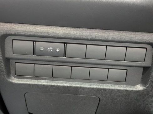 New 2025 Mitsubishi Outlander ES image 25