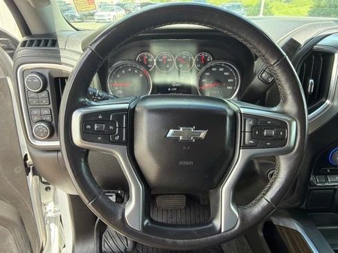Used 2022 Chevrolet Silverado 1500 LT Trail Boss w/ Safety Package AWD/4WD image 16