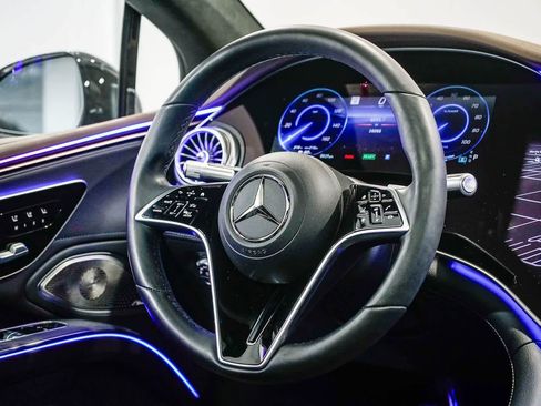 Used 2023 Mercedes-Benz EQS 580 4MATIC Sedan image 15