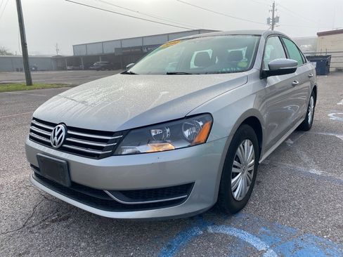 Used 2014 Volkswagen Passat 1.8T S image 7
