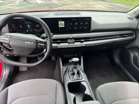 Used 2025 Kia K4 LXS image 28