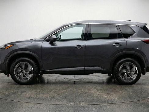 Used 2025 Nissan Rogue SV image 5