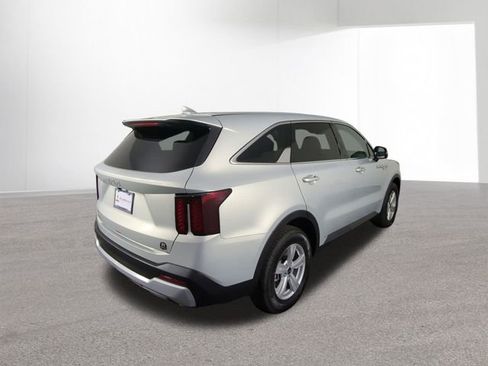 New 2026 Kia Sorento LX image 13