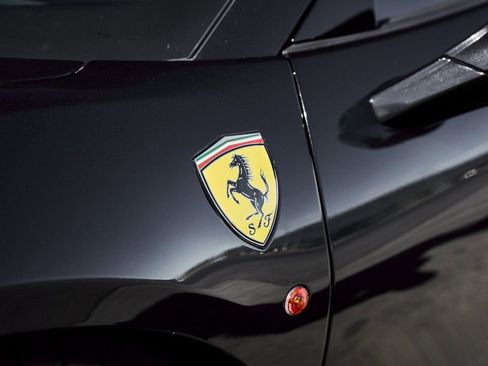 Used 2018 Ferrari 488 Spider image 9