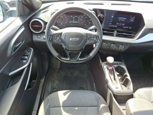 Used 2024 Chevrolet Trax RS w/ Driver Confidence Package FWD image 12