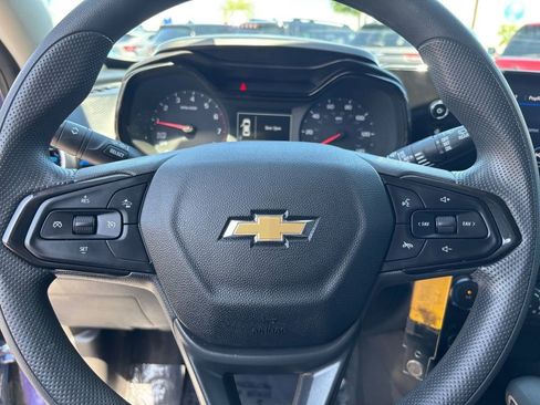 Used 2024 Chevrolet Trax LS w/ LS Convenience Package FWD image 25