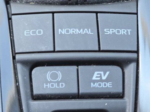 Used 2025 Toyota Camry LE w/ Convenience Package AWD/4WD image 30