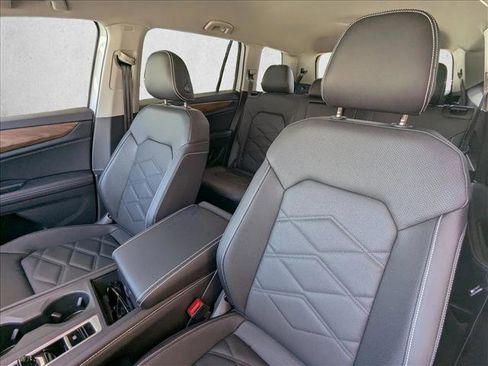 New 2026 Volkswagen Atlas SE image 10