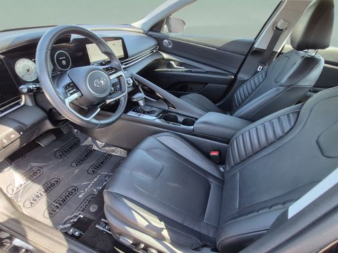 Certified 2023 Hyundai Elantra Limited FWD image 17