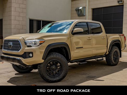 Used 2019 Toyota Tacoma TRD Off-Road image 5