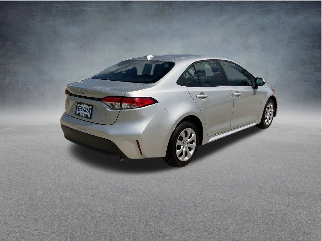 Used 2025 Toyota Corolla LE FWD image 7
