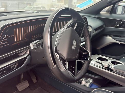 Used 2024 Cadillac Lyriq Luxury w/ Nappa Leather Package RWD image 9