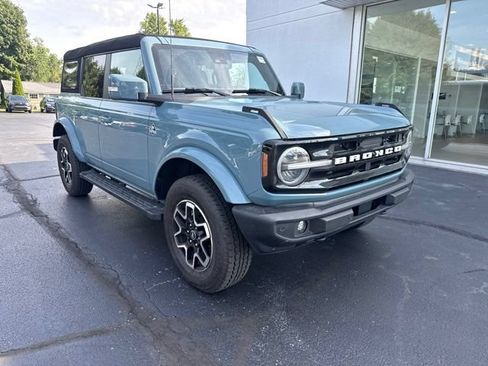 Used 2023 Ford Bronco Outer Banks AWD/4WD image 1