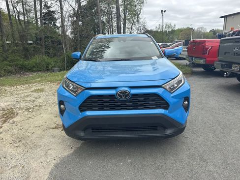 Used 2021 Toyota RAV4 XLE image 2