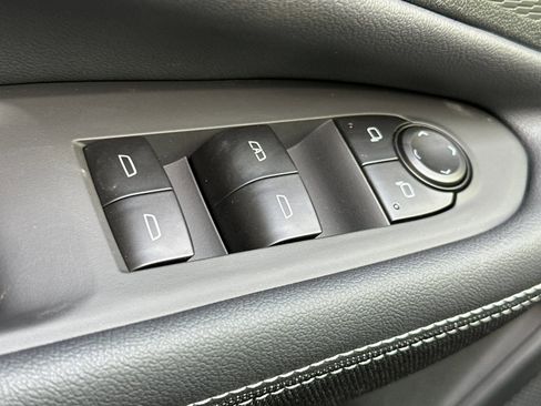 Used 2026 Chevrolet Blazer EV LT image 12