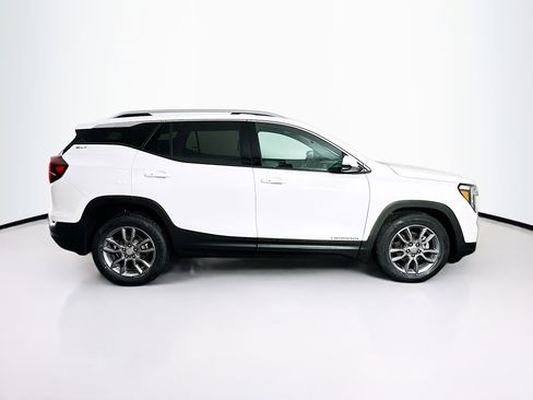 Used 2023 GMC Terrain SLT image 10