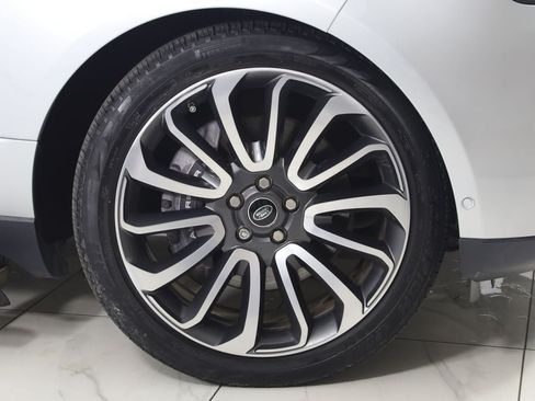 Used 2019 Land Rover Range Rover Supercharged AWD/4WD image 16