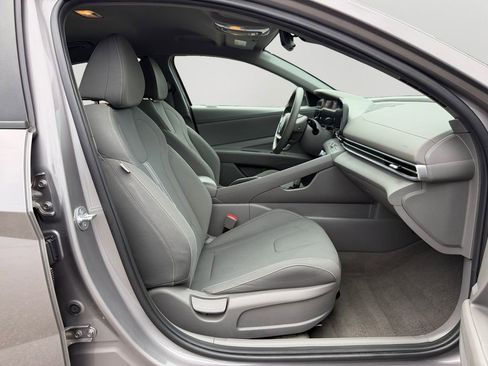 Used 2024 Hyundai Elantra SEL FWD image 12
