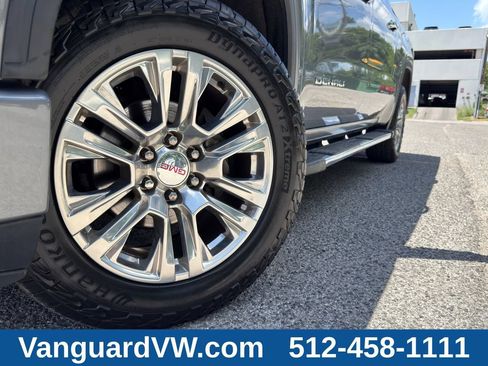 Used 2019 GMC Sierra 1500 Denali w/ Driver Alert Package II AWD/4WD image 4