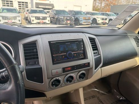 Used 2009 Toyota Tacoma PreRunner image 23