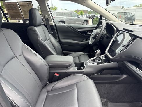 Used 2025 Subaru Outback Limited AWD/4WD image 32