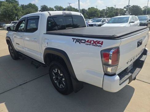 Used 2021 Toyota Tacoma TRD Off-Road AWD/4WD image 4