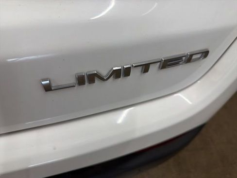 Used 2025 Jeep Compass Limited AWD/4WD image 9