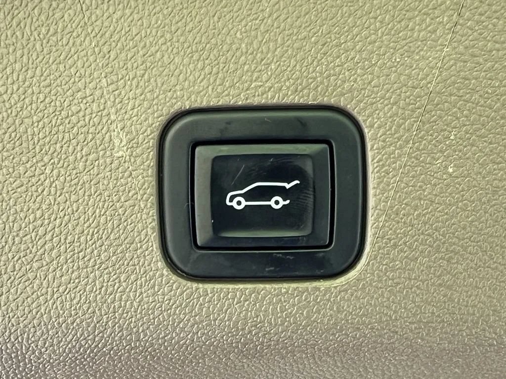 Used 2022 GMC Yukon Denali AWD/4WD image 45