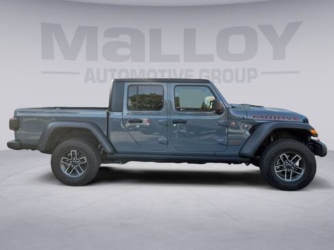 Used 2025 Jeep Gladiator Mojave w/ Convenience Group AWD/4WD image 6
