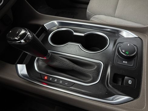 Used 2019 Chevrolet Traverse LT image 30