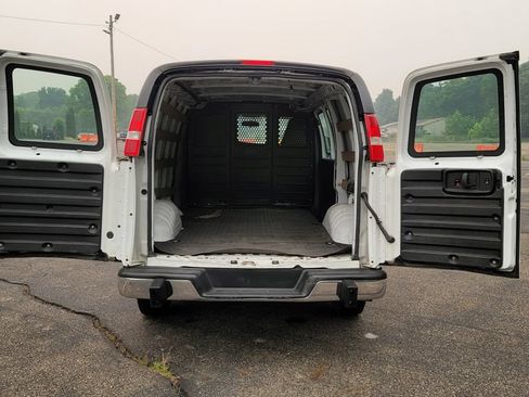 Used 2019 GMC Savana 2500 w/ Driver Convenience Package RWD image 11