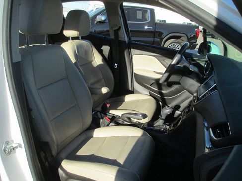 Used 2017 Buick Encore Essence image 17