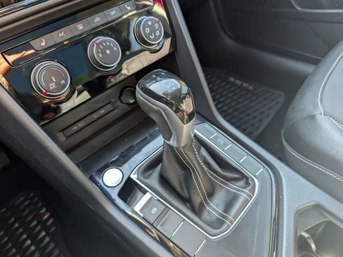 Certified 2023 Volkswagen Taos SE w/ Panoramic Sunroof Package image 26